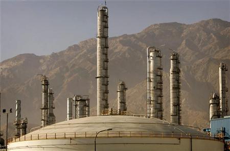 Western sanctions tighten squeeze on Iran oil exports