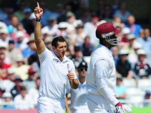 England fight back against Windies