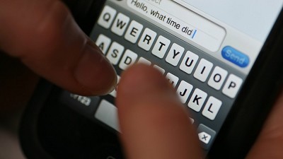 Britons 'send 200 texts a month'