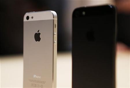 Apple snubs emerging mobile payment standard