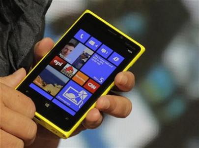 Nokia to start selling make-or-break smartphone in November