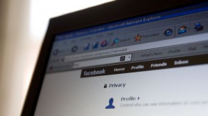 Facebook tweaks privacy policy -- again