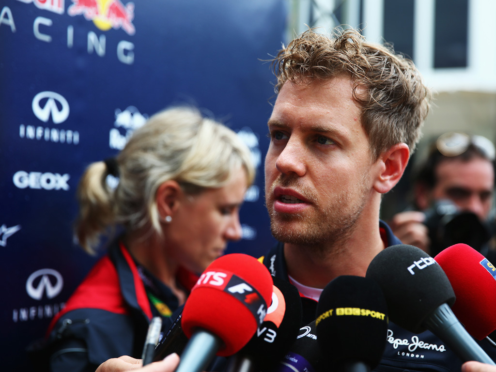 Vettel apologises to Red Bull