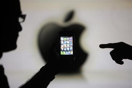 Panel to review split ruling in Apple, Samsung patent fight