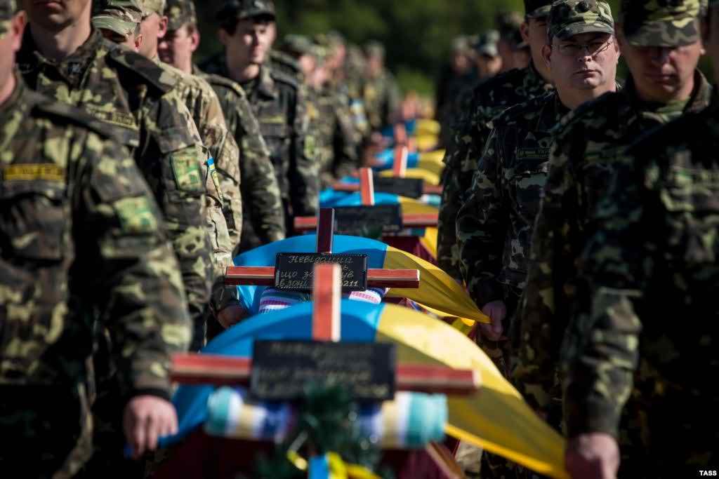Fighting in east Ukraine kills 11, including six soldiers