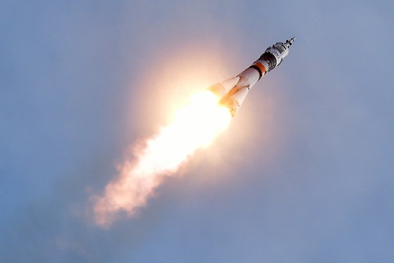 Soyuz rocket with three astronauts launches for ISS