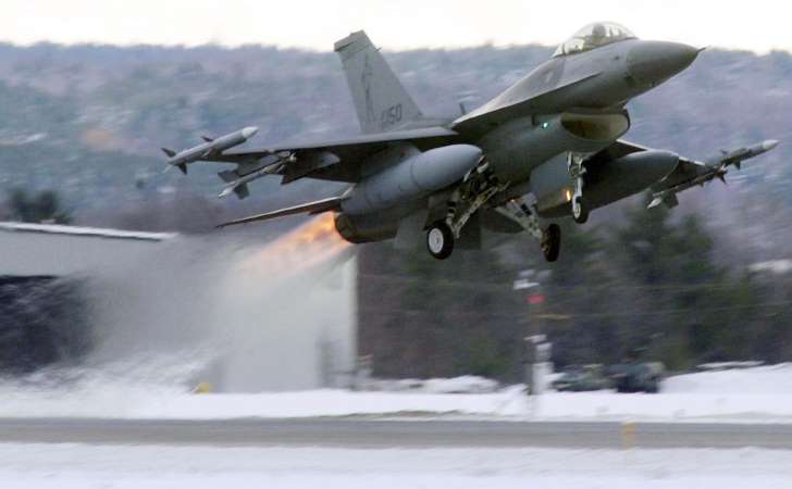 2 Air National Guard pilots eject after midair collision